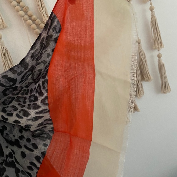 nwot oblong lightweight leopard color block scarf 🧣fall vibes cozy animal print - Picture 6 of 9